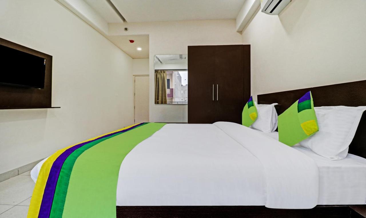 Treebo Kamron Regency Sector 80 Hotel Mohali Exterior photo